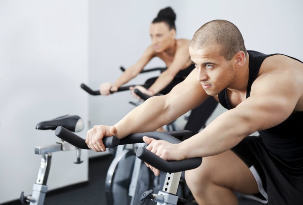 Home Trainer : quels exercices pour se muscler efficacement ?